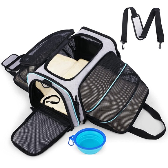 NWOT Expandable Pet Travel Carrier